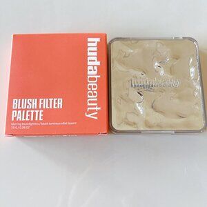 HUDA BEAUTY Blush Filter Blurring Blushlighters Palette - Toasty Peach